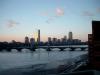 Blick vom ,,Balkon'' vor meinem Hotelzimmer auf den zugefrorenen Charles River und die Skyline von Boston in der Morgensonne