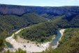 Blick vom Belvédère de Maladrerie auf die groß Schleife der Ardèche